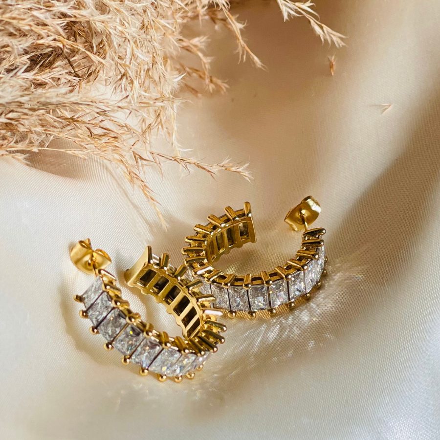 Lia Hoops