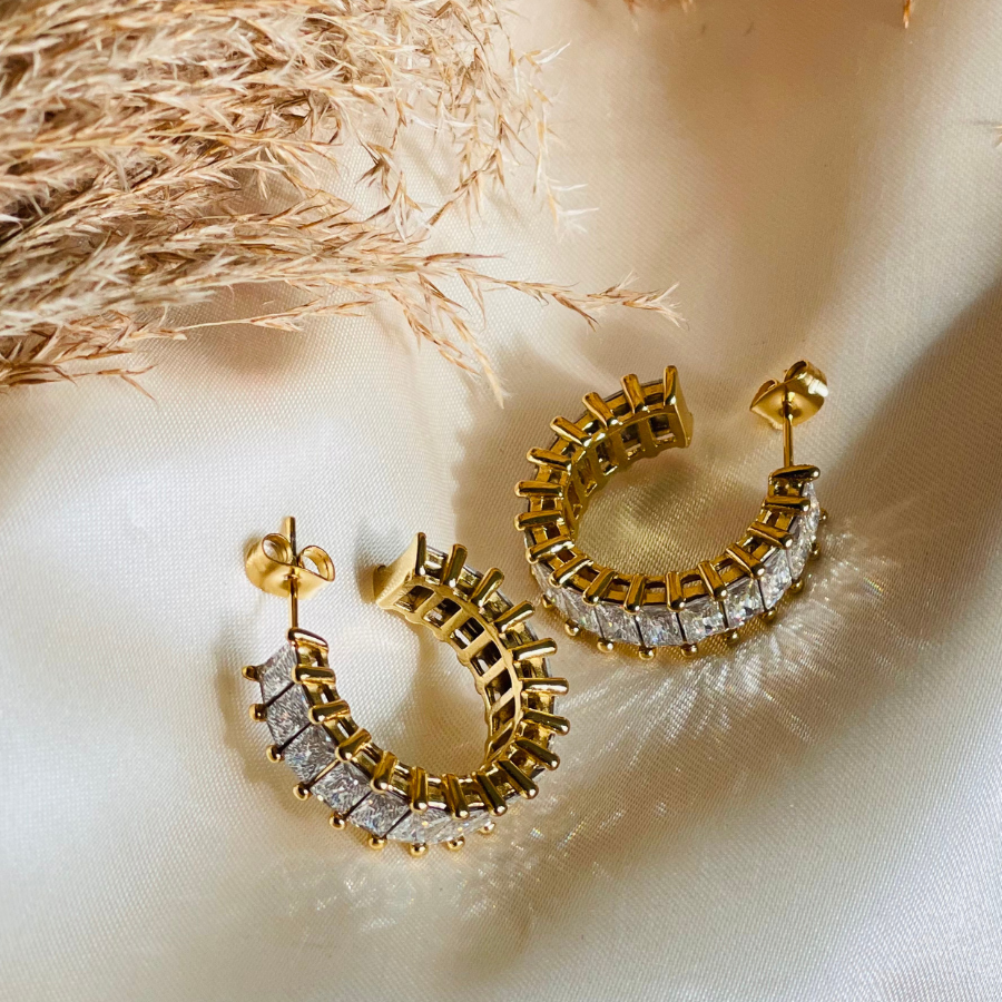 Lia Hoops